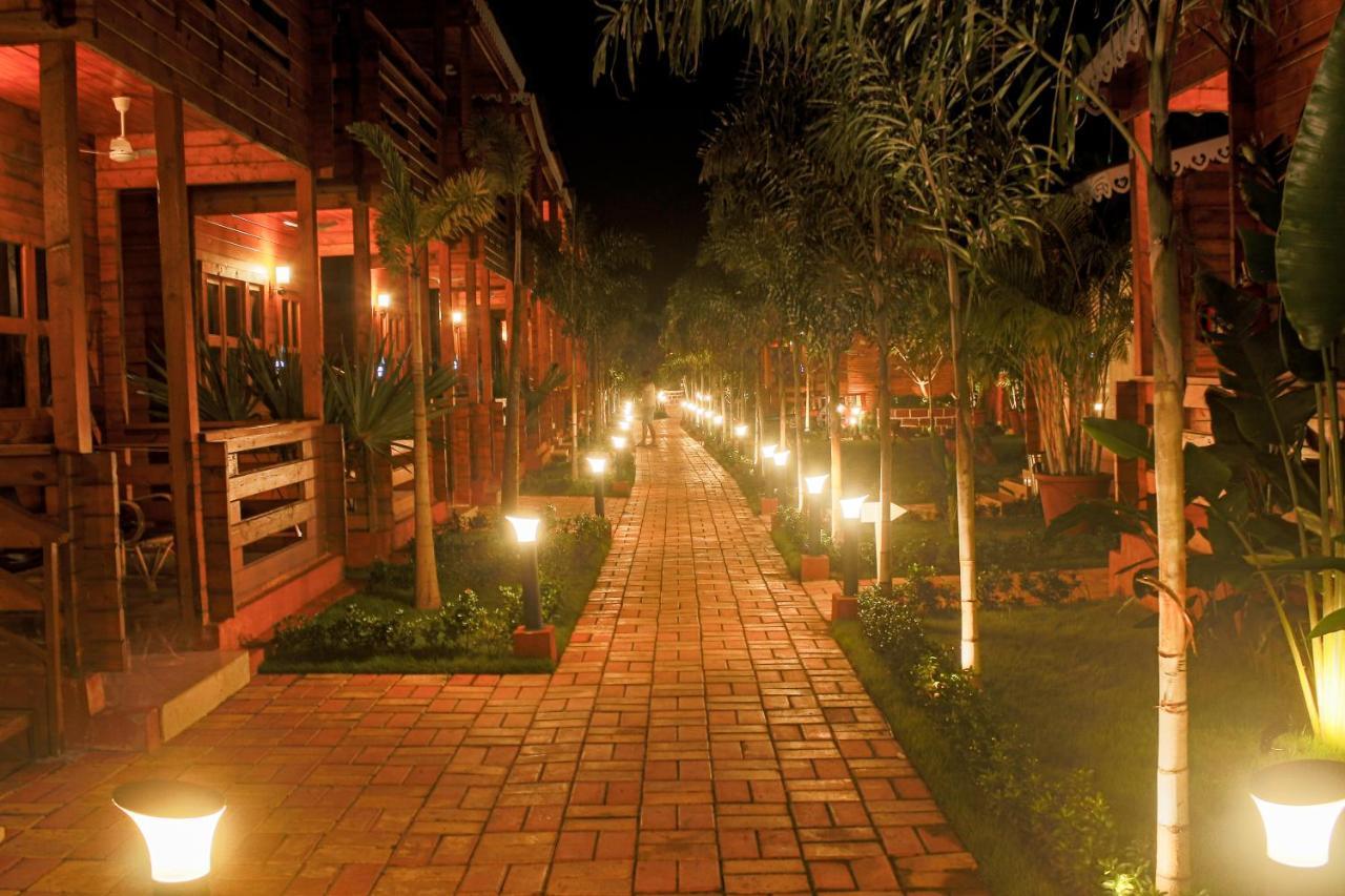 Grand Vatika Resort Arambol Extérieur photo