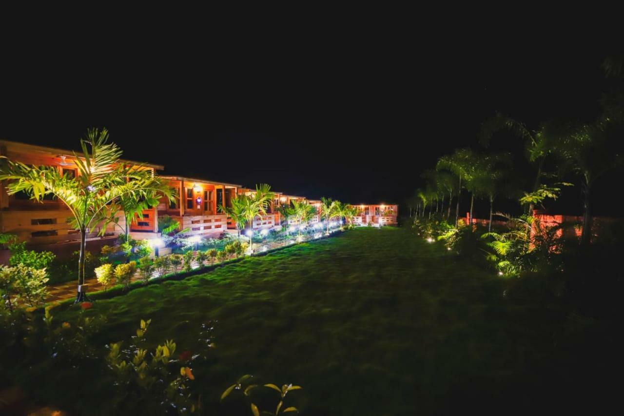 Grand Vatika Resort Arambol Extérieur photo